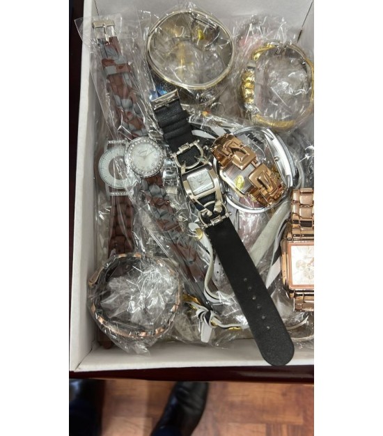 Assorted Men's & Women's Watches. 100000 Pieces. EXW Los Angeles